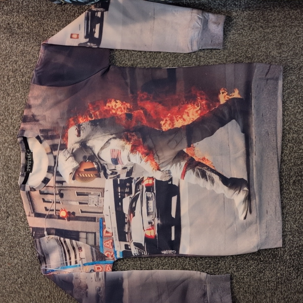 Men's Astronaut Long Sleeve Shirt Size Small